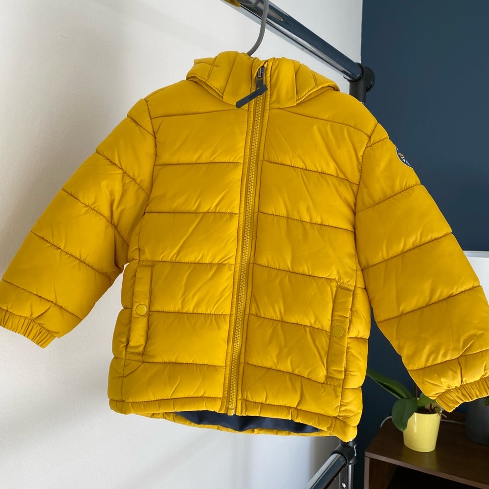 Water-repellent Puffer Jacket	 3T